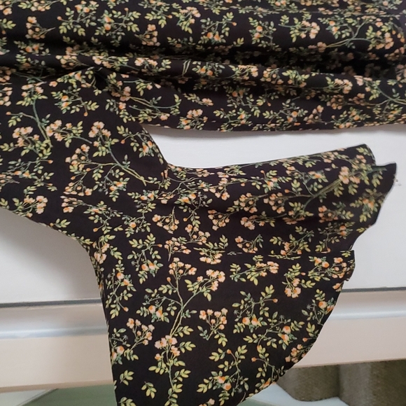 Lauren Conrad size XXL flowy floral top - Picture 3 of 8